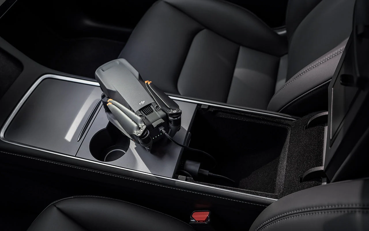 DJI  65W Autoladegerät - Image 3